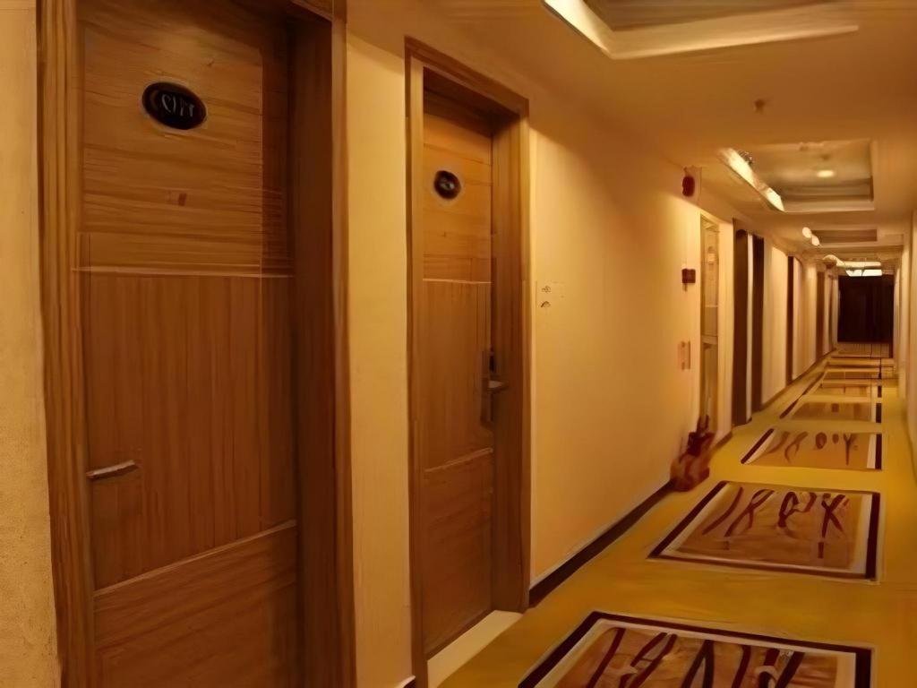 Airport Liwan Hotel Guangzhou Exterior photo
