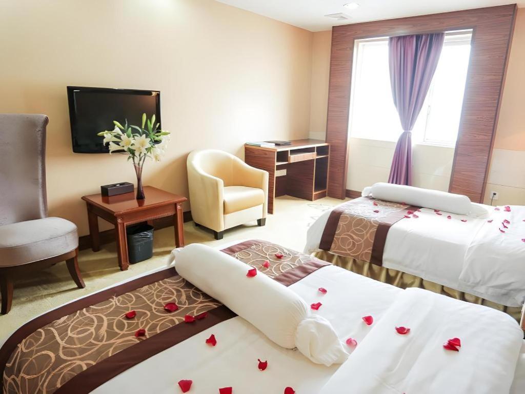 Airport Liwan Hotel Guangzhou Exterior photo