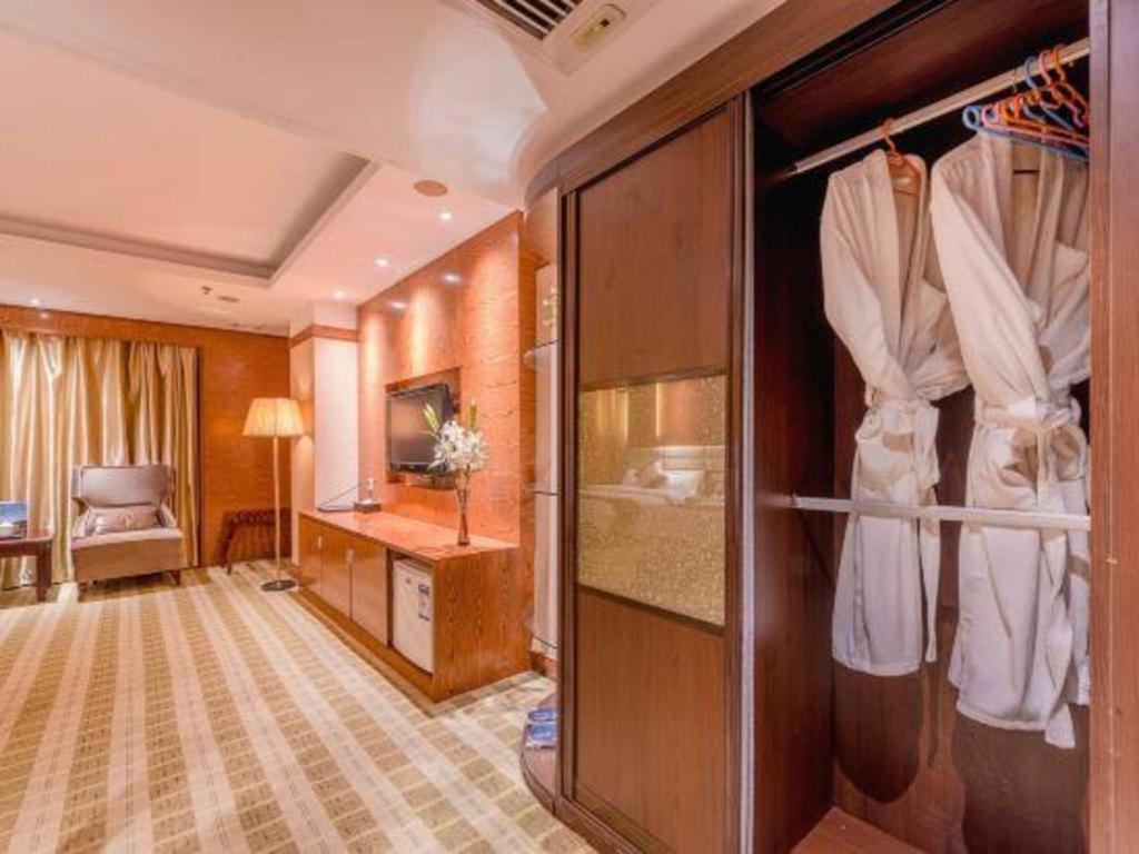 Airport Liwan Hotel Guangzhou Exterior photo