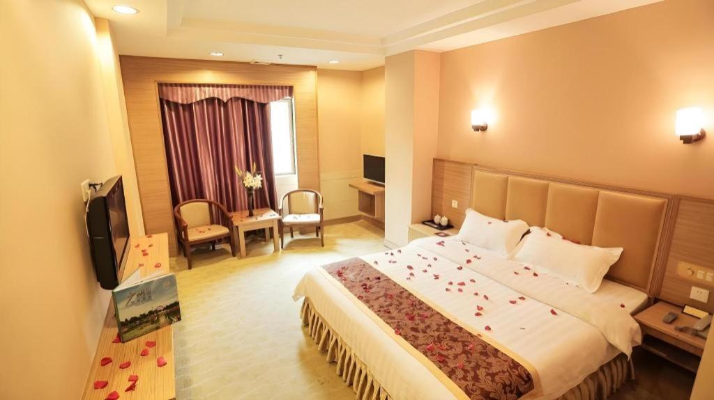 Airport Liwan Hotel Guangzhou Exterior photo