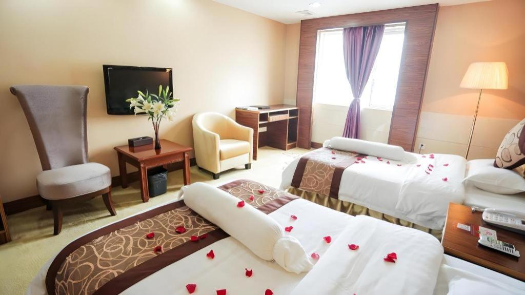 Airport Liwan Hotel Guangzhou Exterior photo