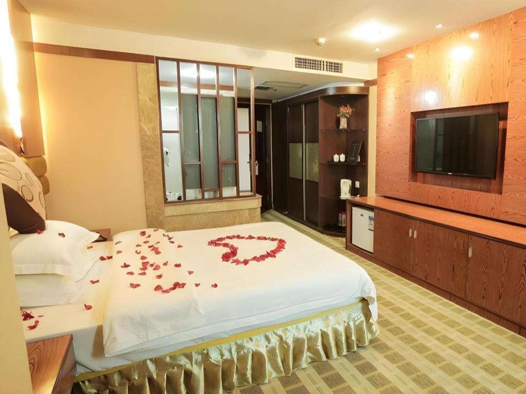 Airport Liwan Hotel Guangzhou Exterior photo