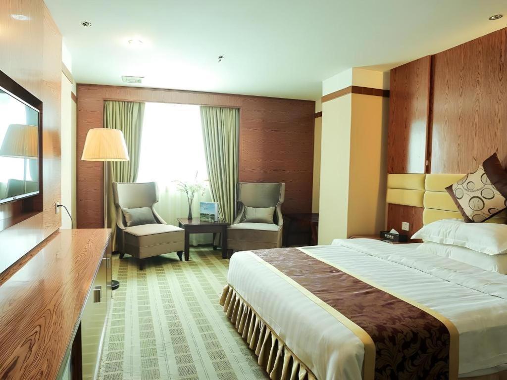 Airport Liwan Hotel Guangzhou Exterior photo